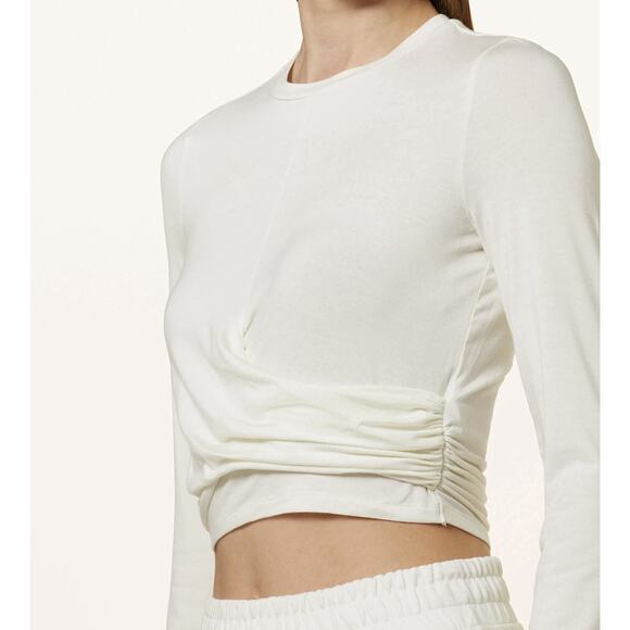 Sweaty Betty London Size Medium Wrap Front Long Sleeve Off White Tee Shirt Crop - Picture 2 of 10